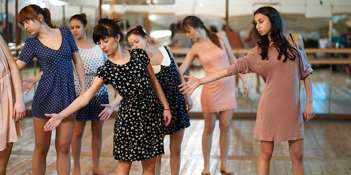 https://gbsptuj.si/wp-content/uploads/2019/04/inner_dance_01.jpg