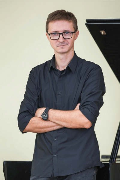 tom_hajšek